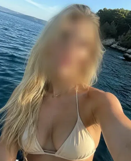 Aleyna, 27