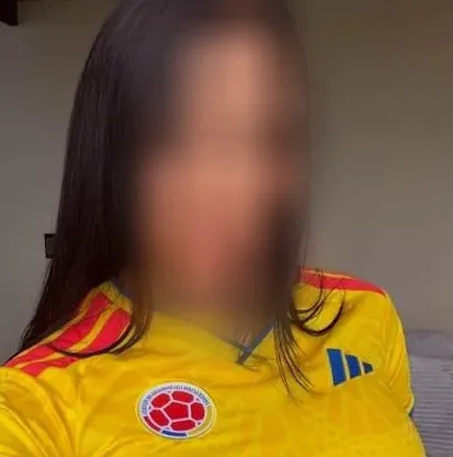 Amira, 29