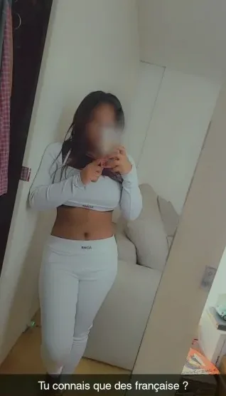 Ela, 25