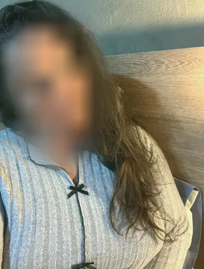 Elena, 33