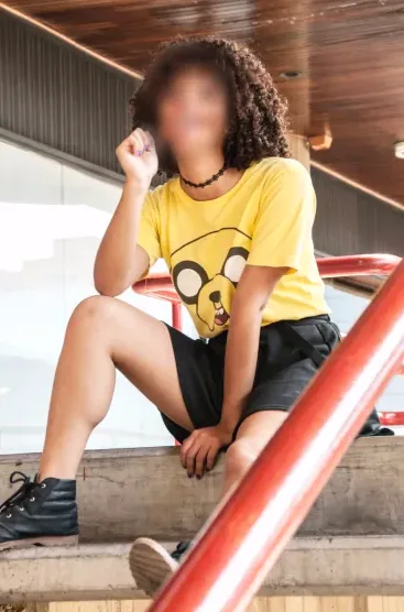 Elif, 28