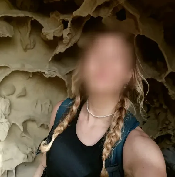 Emma, 29
