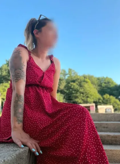 Lara, 34