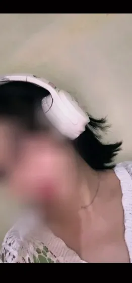 Laura, 30