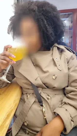 Nadja, 35